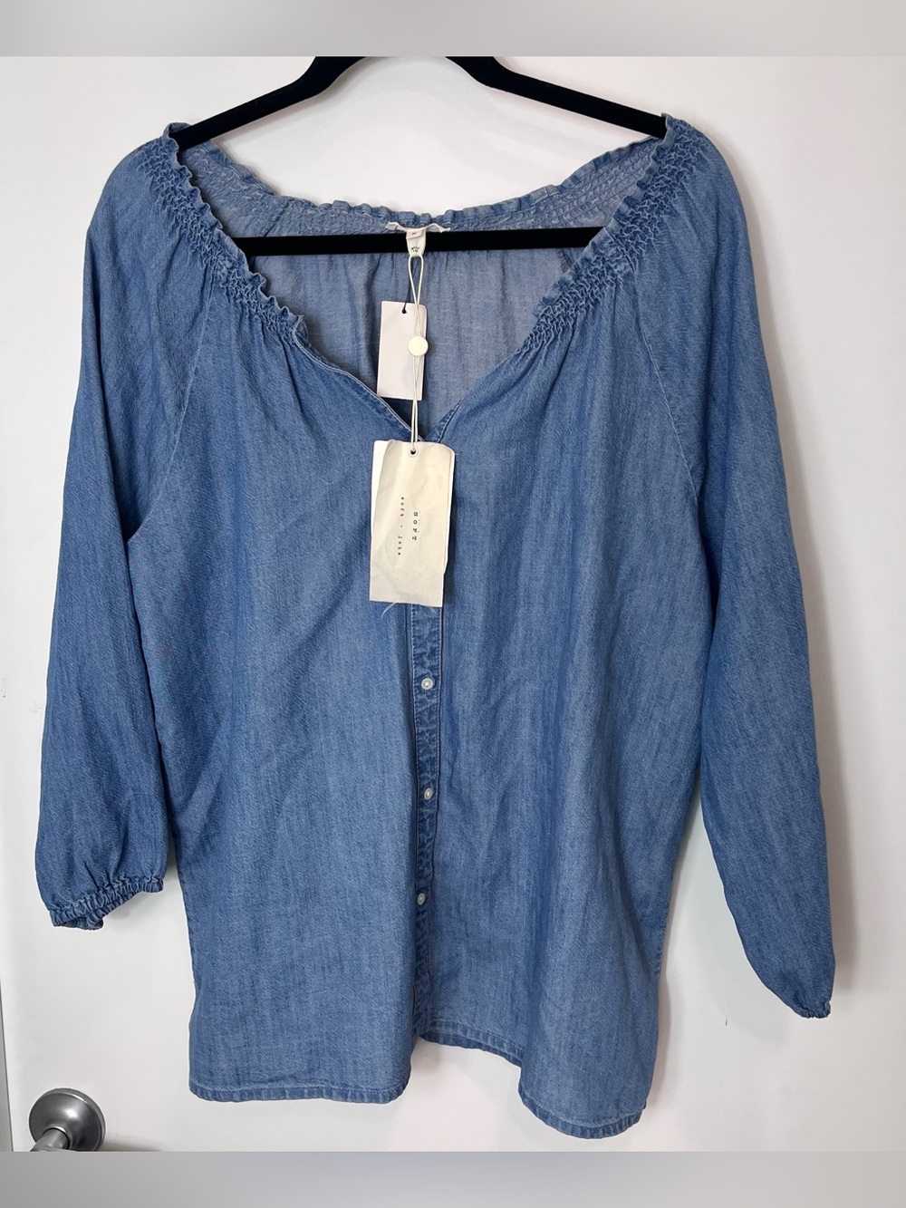 Soft Joie Chambray Denim Button Roll Tab Sleeve Shirt Indigo Blue Medium NWT